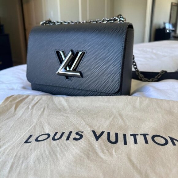 Louis Vitton Twist MM - Picture 1 of 8